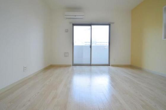 �y�����E���r���O�z�@