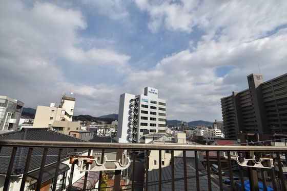 �y���]�z�@