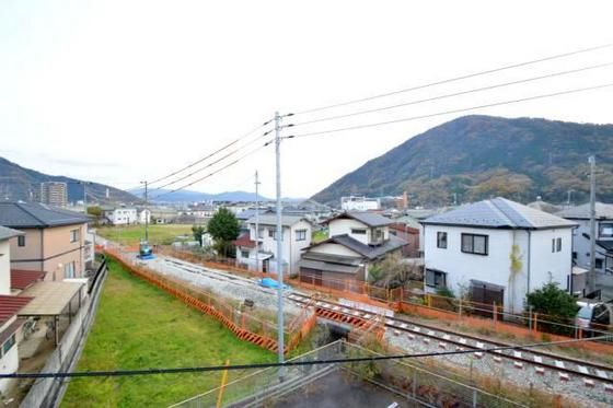 �y���]�z�@