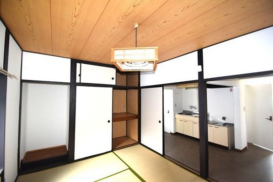 �y�����E���r���O�z�@