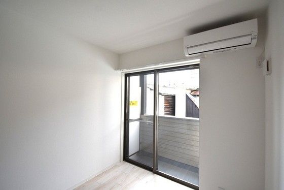 �y�����E���r���O�z�@