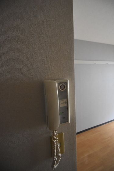 �y�Z�L�����e�B�z�@