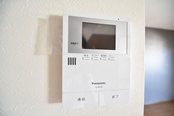 �y�Z�L�����e�B�z�@