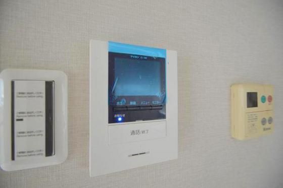 �y�Z�L�����e�B�z�@