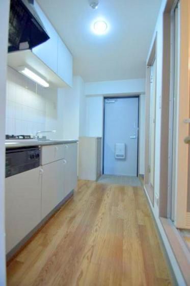 �y�����E���r���O�z�@