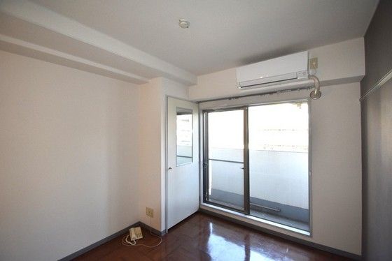 �y�����E���r���O�z�@