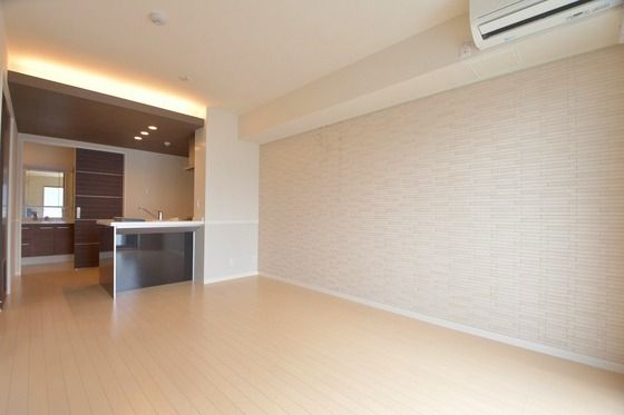 �y�����E���r���O�z�@