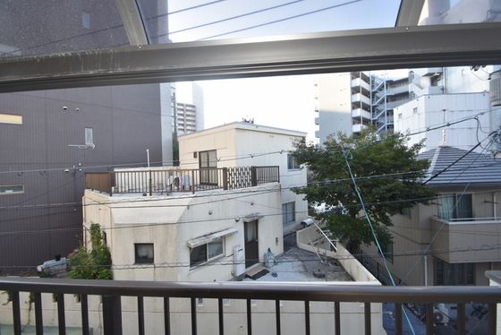 �y���]�z�@