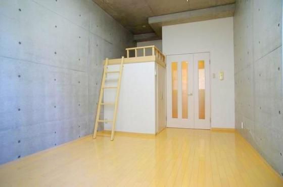 �y�����E���r���O�z�@