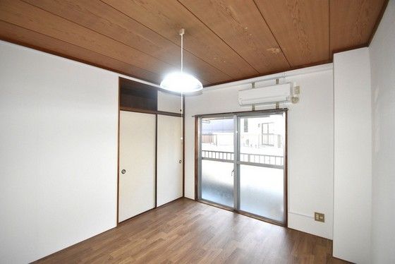 �y�����E���r���O�z�@