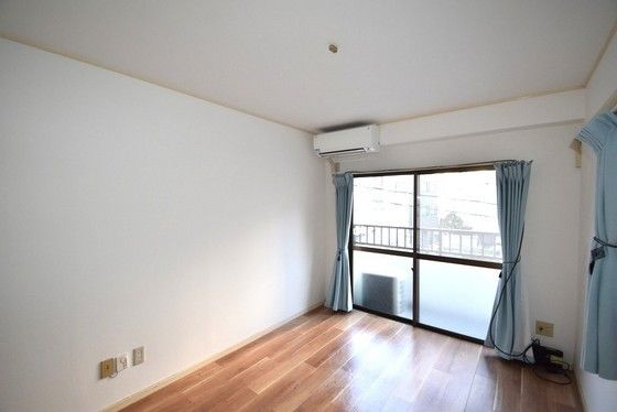 �y�����E���r���O�z�@