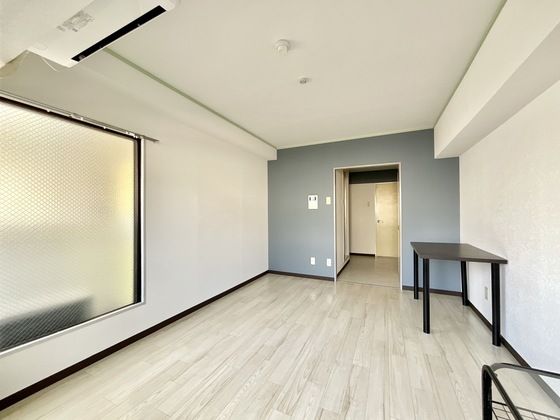 �y�����E���r���O�z�@