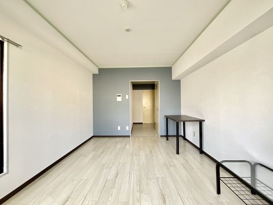 �y�����E���r���O�z�@