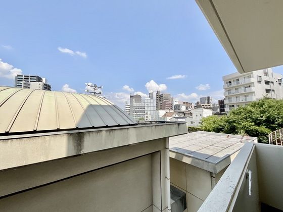 �y���]�z�@