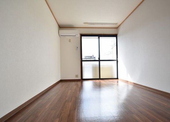 �y�����E���r���O�z�@