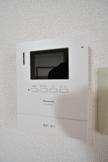 �y�Z�L�����e�B�z�@