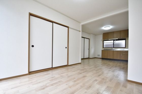 �y�����E���r���O�z�@