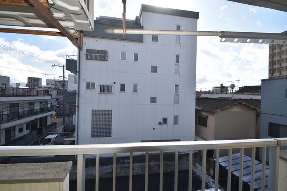 �y���]�z�@