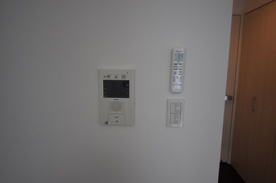 �y�Z�L�����e�B�z�@