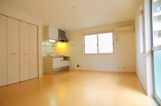 �y�����E���r���O�z�@