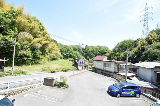 �y���]�z�@