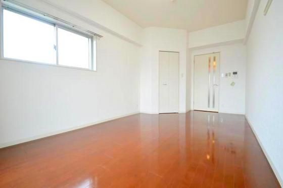 �y�����E���r���O�z�@