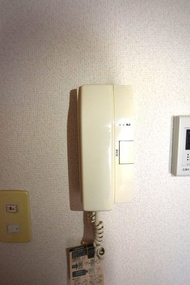 �y�Z�L�����e�B�z�@