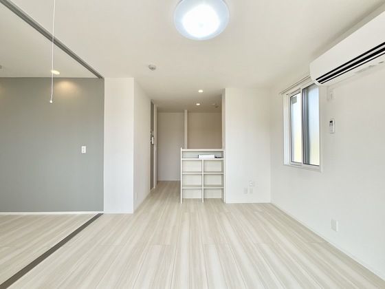 �y�����E���r���O�z�@