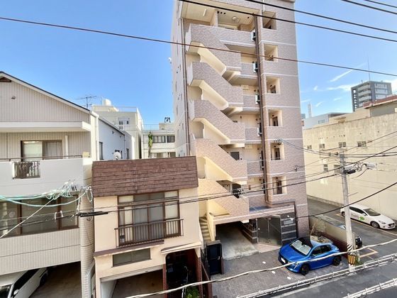 �y���]�z�@