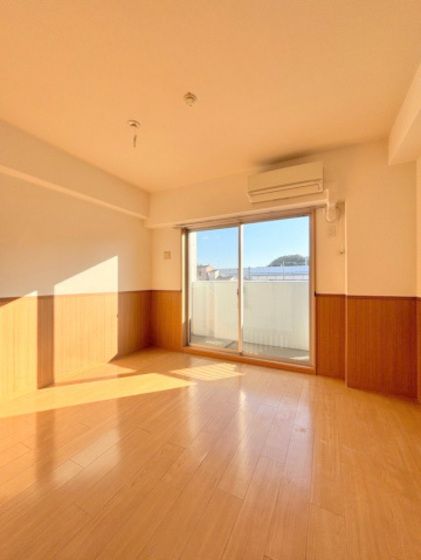 �y�����E���r���O�z�@