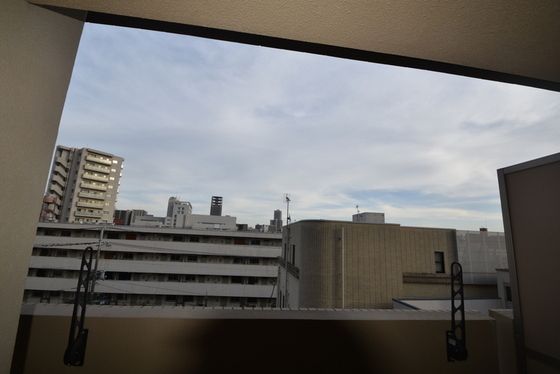 �y���]�z�@