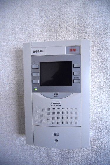 �y�Z�L�����e�B�z�@