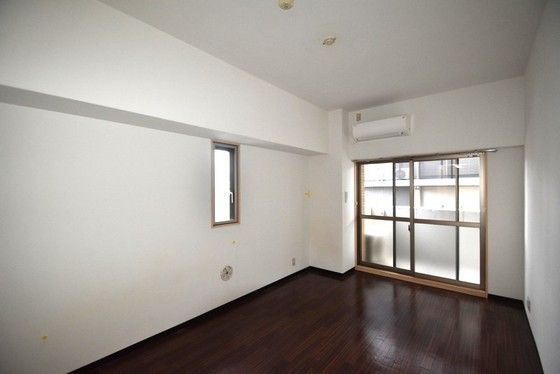 �y�����E���r���O�z�@