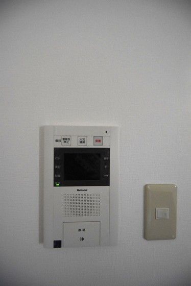 �y�Z�L�����e�B�z�@