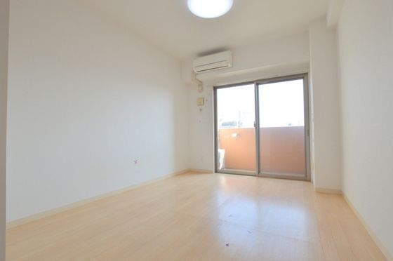 �y�����E���r���O�z�@