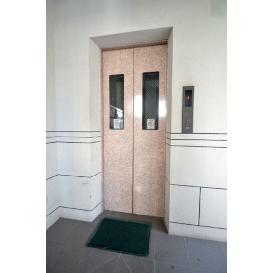 �G���x�[�^�[������܂��B