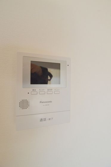 �y�Z�L�����e�B�z�@