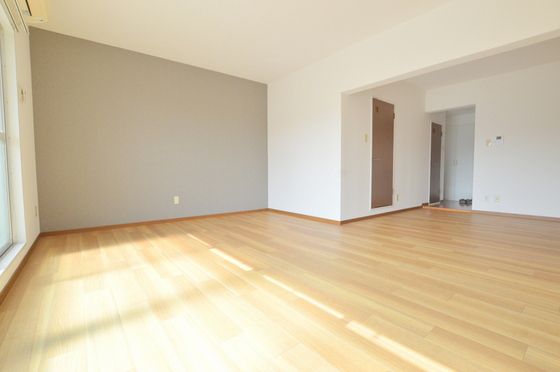 �y�����E���r���O�z�@