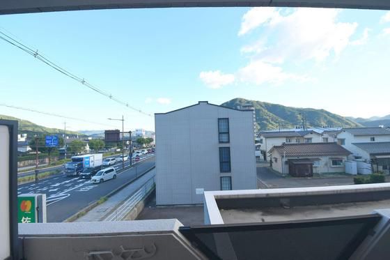 �y���]�z�@