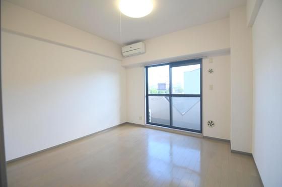 �y�����E���r���O�z�@