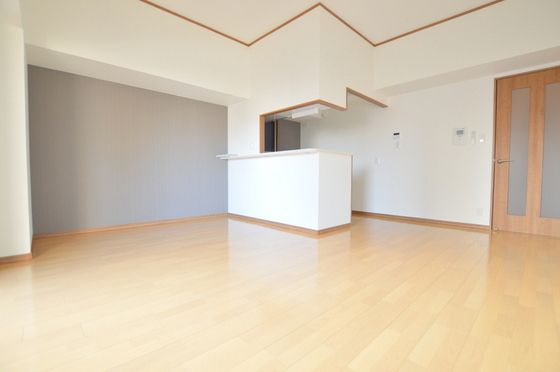 �y�����E���r���O�z�@