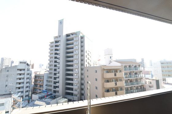 �y���]�z�@