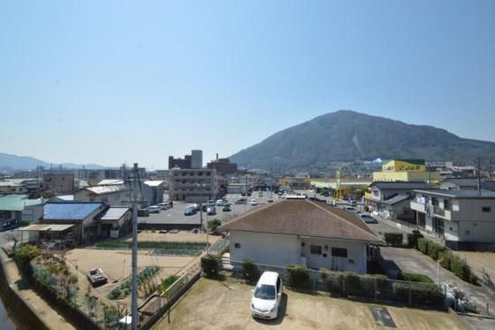 �y���]�z�@