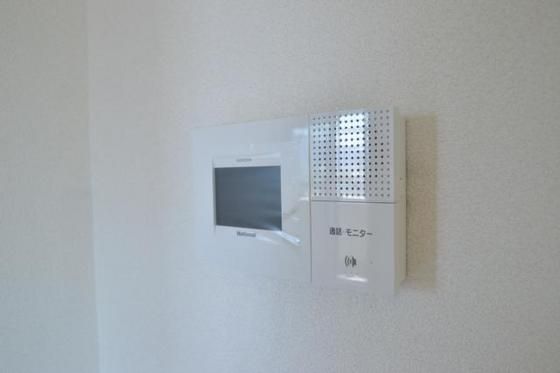 �y�Z�L�����e�B�z�@