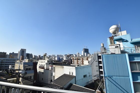 �y���]�z�@