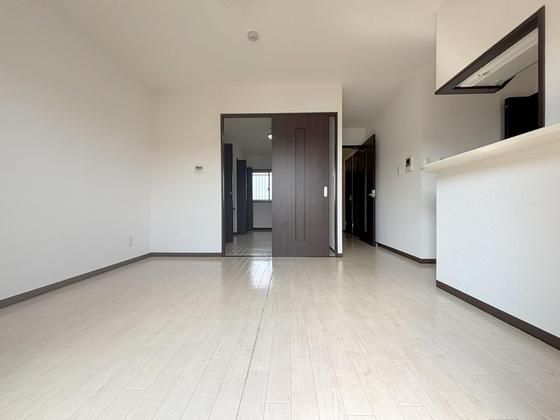 �y�����E���r���O�z�@