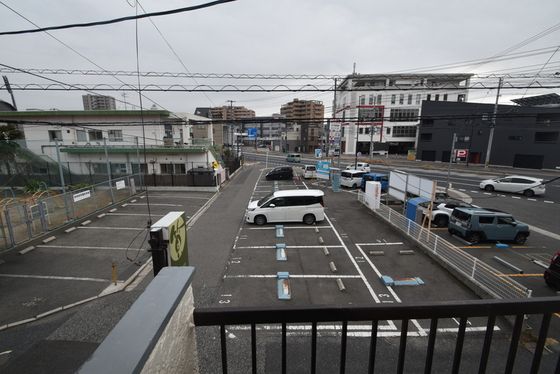 �y���]�z�@