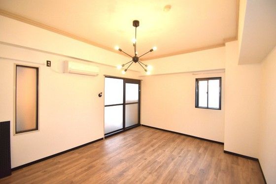 �y�����E���r���O�z�@