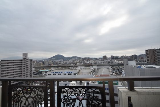 �y���]�z�@