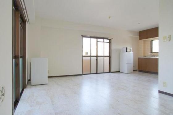 �y�����E���r���O�z�@